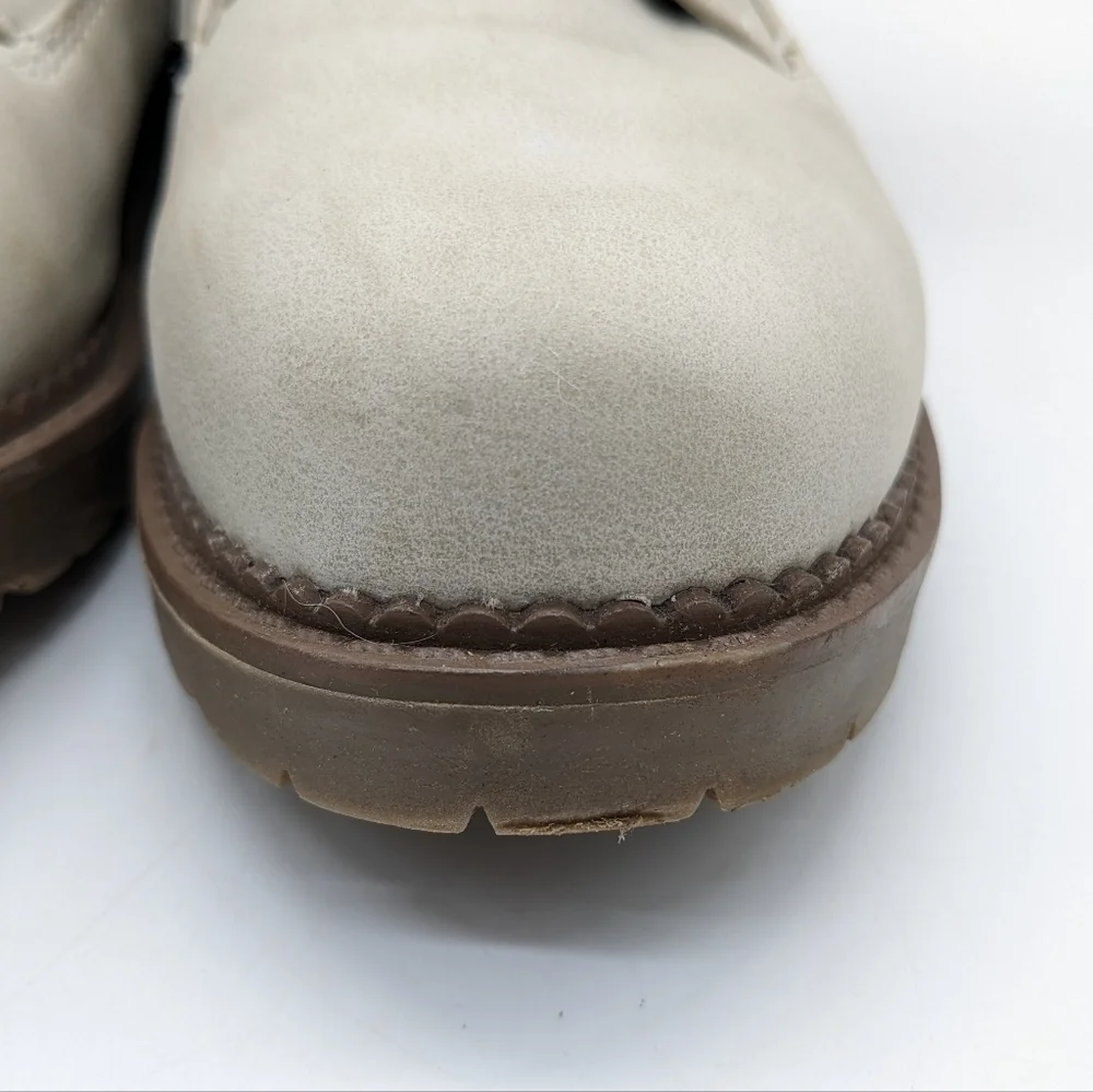 Esprit Chelsea off white faux fur lace up boot 7.5